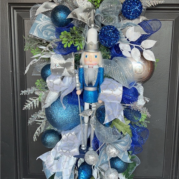 💙Gorgeous Blue & Silver Nutcracker Swag - Picture 4 of 4